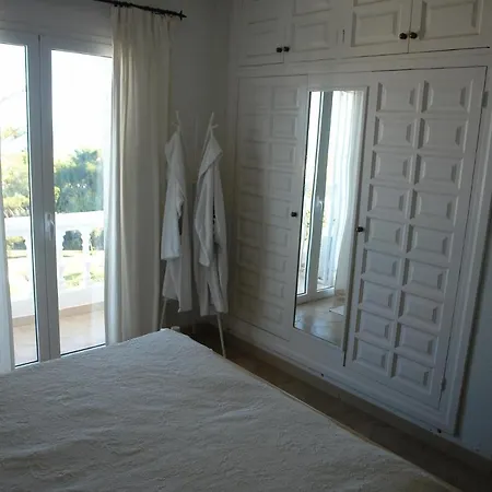 Holiday home Jardines De 18 Menyber