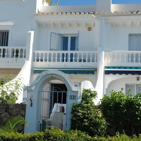 Jardines De 18 Menyber بيت للعطل نيرخا