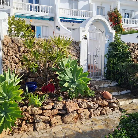 Jardines De 18 Menyber بيت للعطل